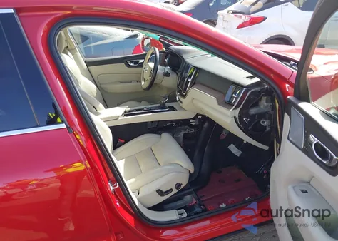 2019 Volvo Xc60 T6 Inscription z USA, uszkodzony, nr VIN LYVA22RL8KB178381